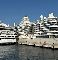 Bodrum'a iki kruvaziyerle 957 turist geldi