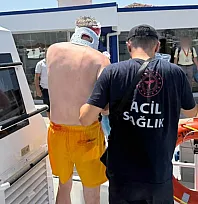 Bodrum açıklarında gezi teknesinde yaralanan vatandaş tahliye edildi