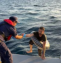 Bodrum Açıklarında Yüzerek Yunanistan'a Geçmeye Çalışan Göçmen Yakalandı