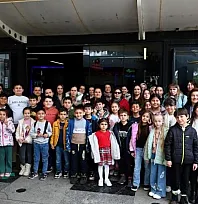 Bodrum Belediyesi'nden çocuklara sürpriz sinema gösterimi