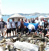 Bodrum'da deniz dibinden 370 kilogram atık çıkarıldı