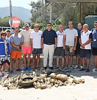Bodrum'da deniz dibinden çıkanlar şaşırttı: Torba sahilinden 75 kilo atık çıkarıldı