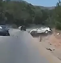 Bodrum'da Hatalı Sollama Kazası Kameraya Yansıdı: 2 Yaralı