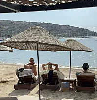 Bodrum'da sıcak havayı gören denize akın etti