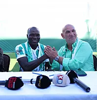 Bodrum FK, yeni transferi Aboubakar için imza töreni düzenledi