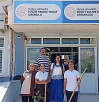 Bozburunlu Öğrenciler Karne Sevincini Fidan Dikerek Kutladı