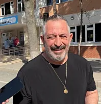 Çanakkale'de evinde rahatsızlanan komedyen Cem Yılmaz hastaneye kaldırıldı