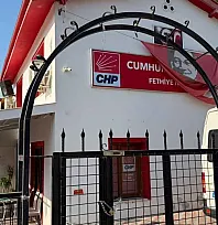 CHP Fethiye İlçe Başkanlığı'nda toplu istifa sonrası kapıya zincir vuruldu