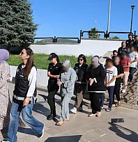 Datça'da tekneyle yurt dışına kaçmaya çalışan 9 FETÖ şüphelisi yakalandı