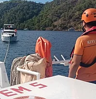 Fethiye açıklarında sürüklenen teknedeki 4 kişi kurtarıldı