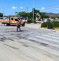 Fethiye Çamköy Kavşağı'nda kaza sonrası Karayolları ekipleri seferber oldu