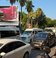 Fethiye Çarşı Caddesi'nde Patlayan Lastik Trafiği Kilitledi