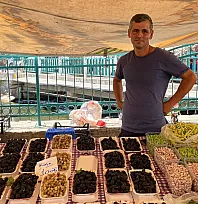 Fethiye Cuma Pazarı'nda hareketlilik: 'Fiyatlar dengede, bereket var'