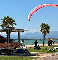 Fethiye'de Babadağ'ın cesur kanatları, hayatını kaybeden pilotları ve şehitleri unutmadı
