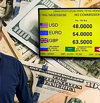 Fethiye'de döviz haftaya hareketli başladı: Dolar 49 TL'yi aştı