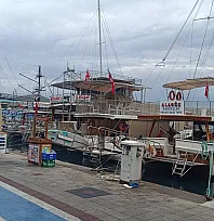 Fethiye'de gezi tekneleri olumsuz hava koşulları nedeniyle tura çıkmadı