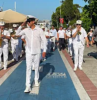 Fethiye'de Kabotaj Bayramı Coşkusu: Bando Eşliğinde Kortej Yürüyüşü