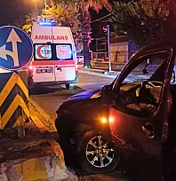 Fethiye'de kontrolden çıkan otomobil refüje girdi