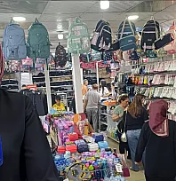 Fethiye'de okul telaşı sürerken askıda formalar öğrencileri bekliyor