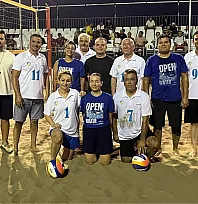 Fethiye'de plaj voleybolu turnuvasında ilk maçın galibi Kaymakamlık oldu