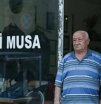 Fethiye'de 'Terzi Musa' 54 yıldır mesleğini aşkla yapıyor