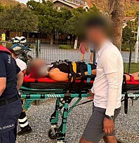 Fethiye'de ticari yatta yaralanan vatandaşa tıbbi tahliye