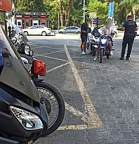 Fethiye'de Trafik Denetimi: Kandönmezler Kavşağı'nda Sürücüler Kontrolden Geçti