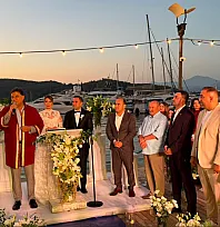 Fethiye'de Tuğçe ve Can çifti dünyaevine girdi