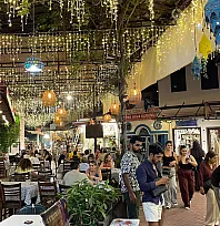 Fethiye'nin tarihi kalbi 'Paspatur' yaz akşamlarında dolup taşıyor