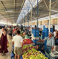 Fethiye Salı Pazarı'nda meyve ve sebzeler tezgahlarda: İşte fiyatlar
