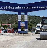 Fethiye toptancı hal bölgesinde yollar yenileniyor