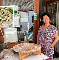 Fethiye Yeşilüzümlü'nün yöresel lezzeti: Kuzu göbekli gözleme