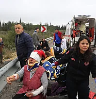 Kazada yaralanan yolcu o anları anlattı: 'Önce yan yatıp süründük, sonra bariyer saplandı'