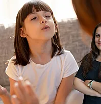 Kekemelikte bireyi anlamaya odaklanmak gerekiyor