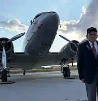 Kıbrıs Gazisi, yıllar önce görev yaptığı ve 'sevgilim' dediği efsane uçakla yeniden buluştu