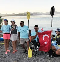 Köyceğiz Gölü'nde Türkiye ve Azerbaycan dostluğu için kürek çektiler