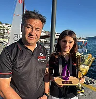 Küçük yaşına rağmen, şampiyonluk kupasını Marmaris'e getirdi