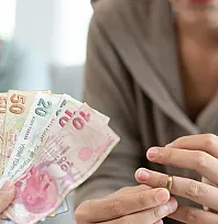 Maaşını evine harcamayan adama kötü haber