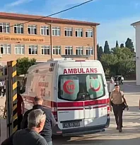Manisa'da okul önünde silahlı saldırı: Yaralı öğrenciler var