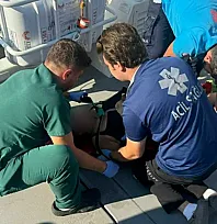 Marmaris açıklarında boğulma tehlikesi geçiren kişiye tıbbi tahliye