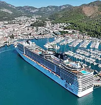 Marmaris'e 'MSC Divina' kruvaziyeriyle 3 bin 843 turist geldi