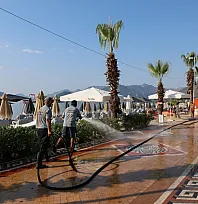 Marmaris'te temizlik çalışmaları sürüyor