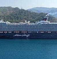 'Mein Schiff 5' kruvaziyeriyle Marmaris'e 2 bin 768 turist geldi
