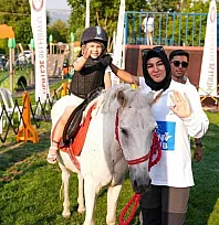 Menteşe Belediyesi çocukları atlarla buluşturdu