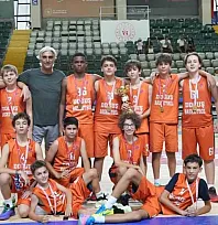 Menteşe'de Zafer Bayramı coşkusu parkeye yansıdı