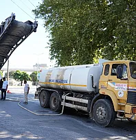 Milas'ta Ahmet Yesevi Caddesi'nde Sıcak Asfalt Çalışması Başladı