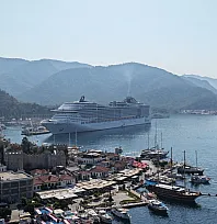 'MSC Divina' kruvaziyeri Marmaris'e 4 bin 180 turist getirdi