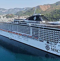 'MSC Divina' kruvaziyeri Marmaris'e 4 bin 239 turist getirdi