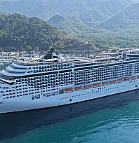 'MSC Divina' kruvaziyeri Marmaris'e 4 bin 63 turist getirdi