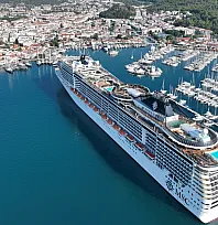 'MSC Divina' kruvaziyeri Marmaris'e 3 bin 893 turist getirdi